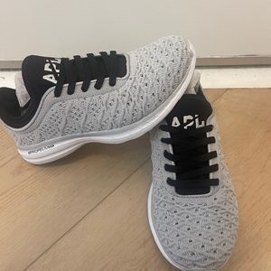 New Apl Techloom Phantom Size 5